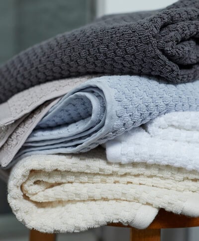 Pact affordable organic towels in different colors