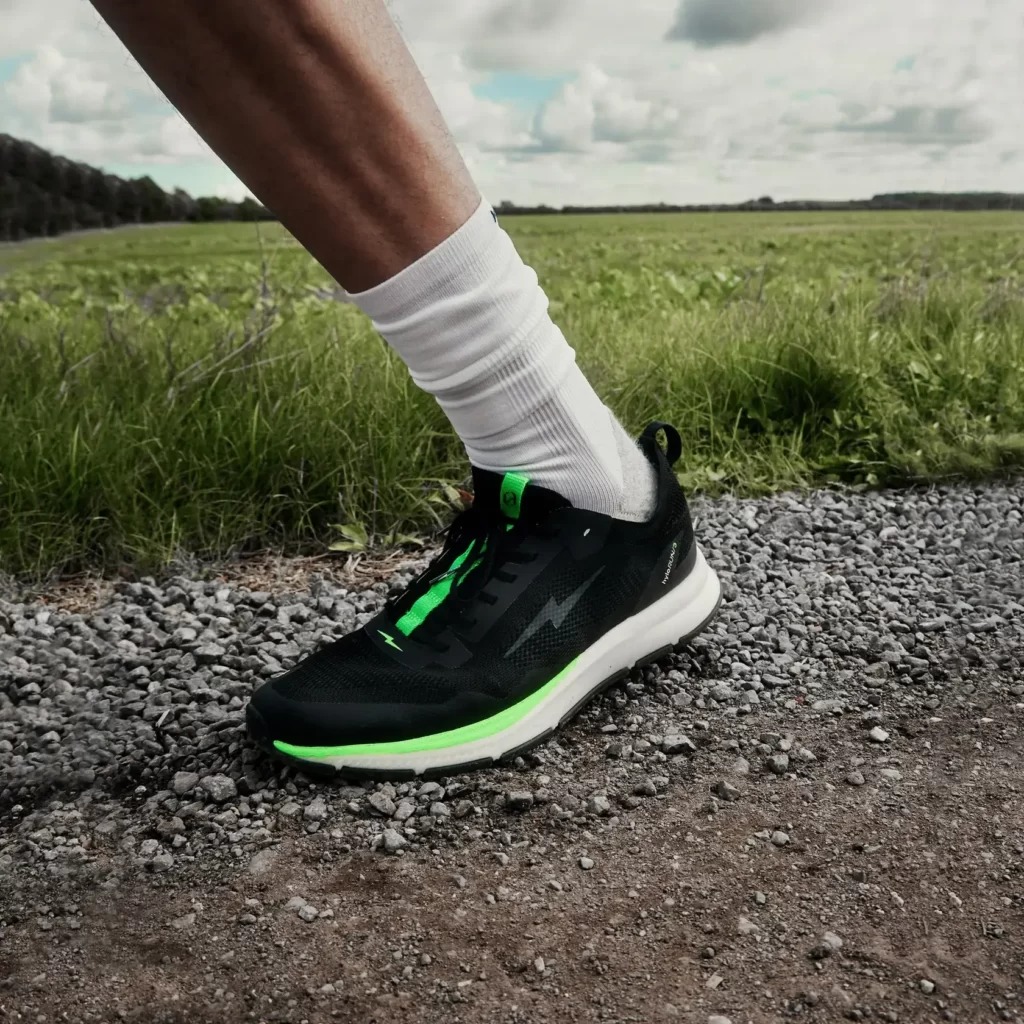 Hylo sustainable running shoes