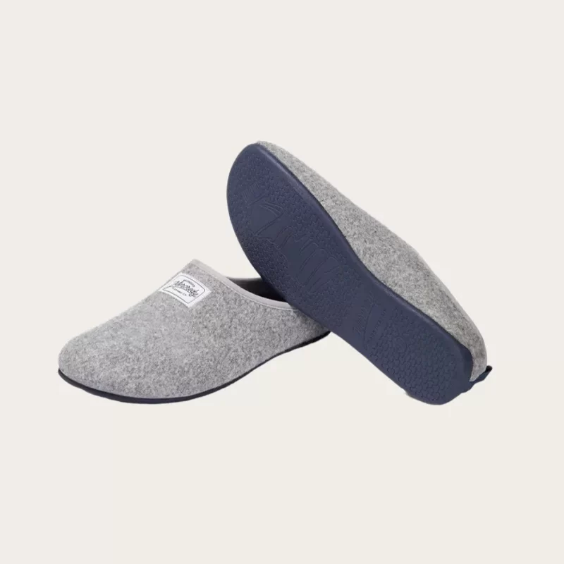 Mecredy faux wool slippers