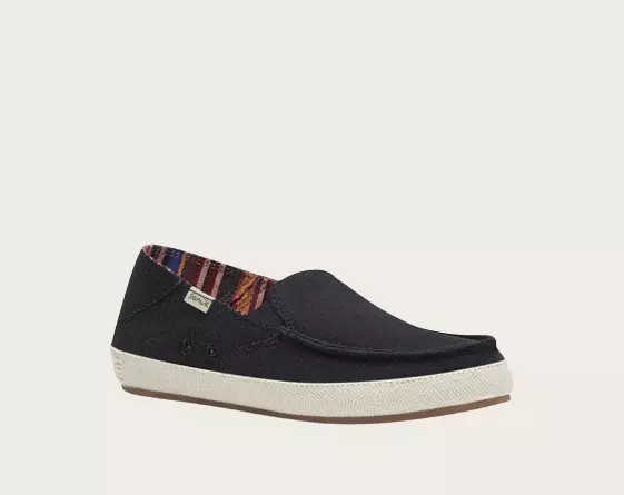 Sanuk shoes that look like Toms