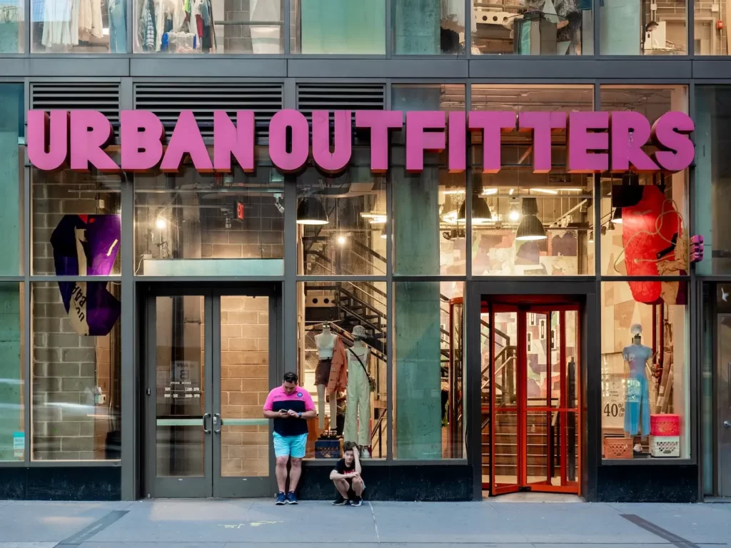 Is Urban Outfitters fat fashion? Source https://en.wikipedia.org/wiki/Urban_Outfitters